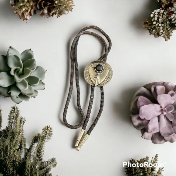 Silver Pewter Style Medallion Black Cabochon Bolo - Picture 2 of 8